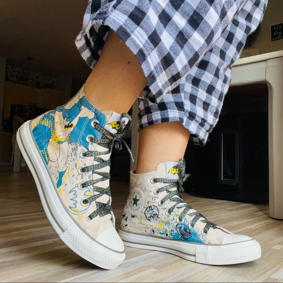 Converse Hi Top DC Comic Batman Sneakers